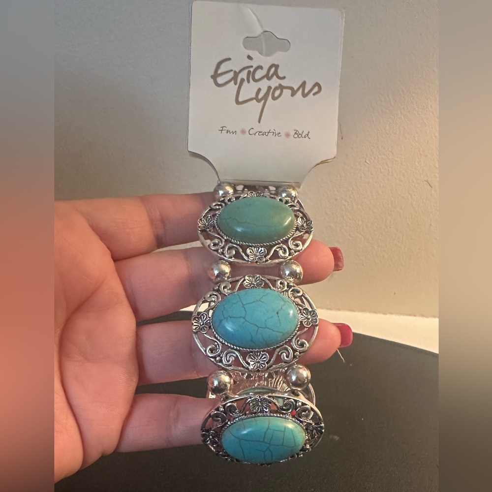 NWT Erica Lyons stretch bracelet